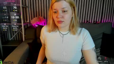 Polly online show from May 11, 1:56 am