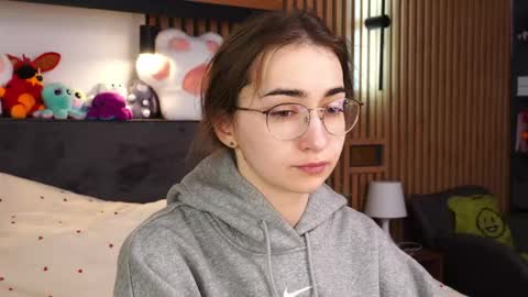 Polly online show from February 27, 7:45 am