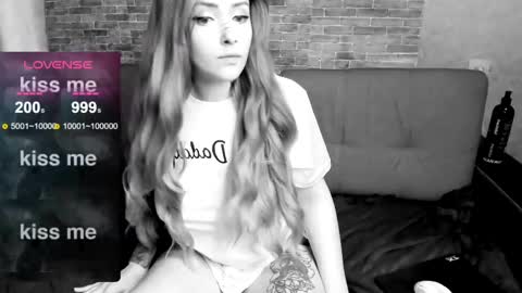 Snapshot of polly_wow chatting on February 17, 9:56 am Polly online show from February 17, 9:56 am