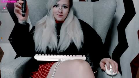 Snapshot of polly_wow chatting on December 4, 9:51 pm Polly online show from December 4, 9:51 pm