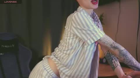 Megan.online  online show from February 19, 5:27 am