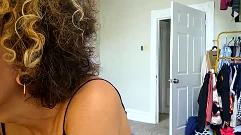 Popas Kiss online show from August 7, 3:32 pm