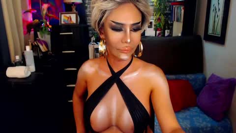 DivaGray online show from May 12, 10:41 pm