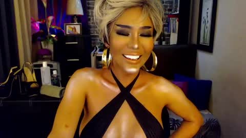 DivaGray online show from May 27, 5:26 am