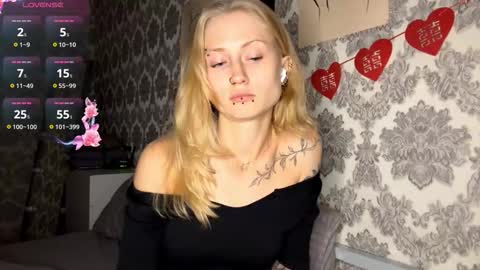  HERES SILVIA AND OlIVIA  WELCOME EVERYONE LOVENSE DOMI REACT TO YOUR TIPS LETS MAKE A GREAT SHOW TOGETHER  online show from September 29, 5:01 pm