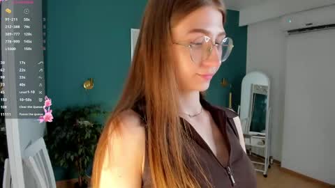 Elizabeth online show from April 15, 7:58 pm