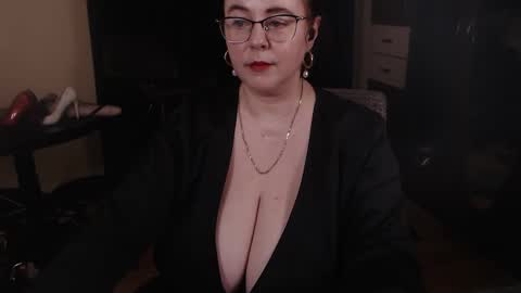PoshMistres    online show from December 22, 5:11 am