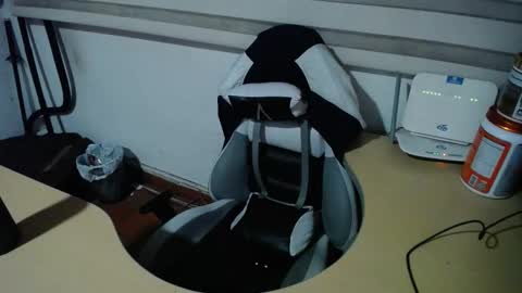 powerfulzeus2 online show from October 20, 1:54 am