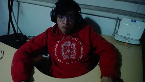 powerfulzeus2 online show from November 24, 2:54 am