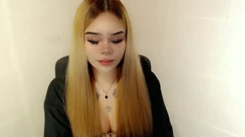 MAXXINE online show from December 16, 2:19 am