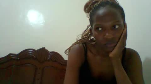 prettie_petitee online show from March 23, 5:18 pm