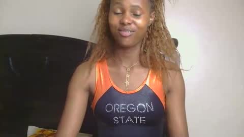 pretty_africanah online show from May 15, 9:39 am