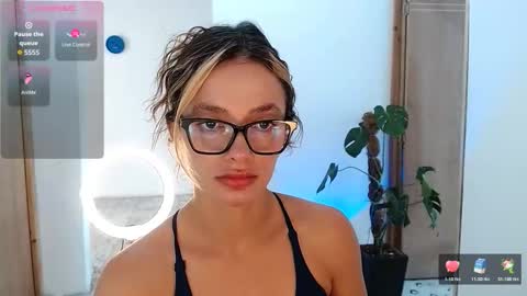 Alana online show from March 25, 3:19 pm