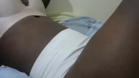 pretty_avena online show from November 8, 1:03 pm