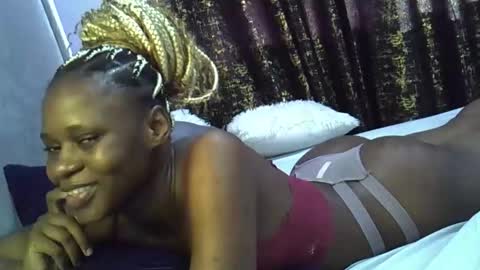 pretty_daniella online show from December 20, 5:14 am