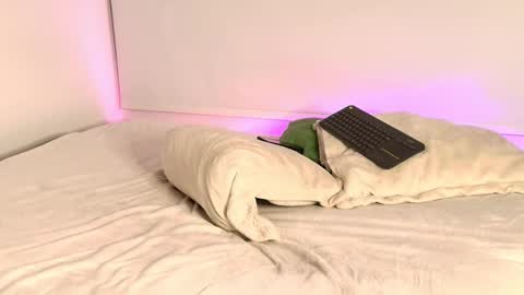 Dirty Sis online show from October 8, 6:19 am