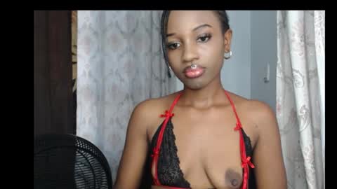 Pretty ebonygirl2 online show from February 5, 12:31 pm