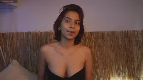 pretty_goddess online show from June 9, 8:19 pm