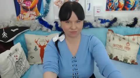 pretty_malika online show from January 8, 8:42 am