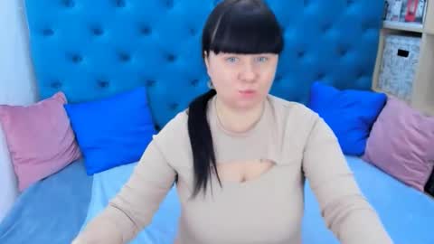 pretty_malika online show from December 2, 4:21 am