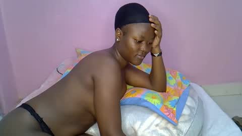 pretty_maya2 online show from October 6, 11:44 pm