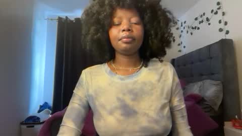 Pretty peaches online show from February 24, 12:30 pm