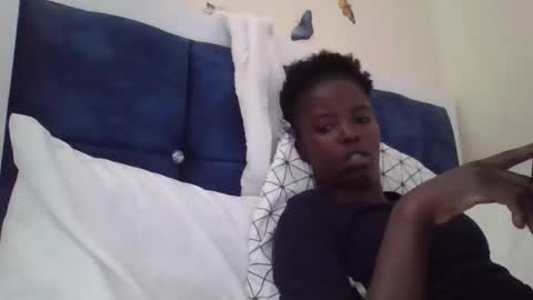 pretty_petite_ebony online show from October 18, 7:23 am