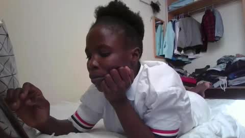 pretty_petite_ebony online show from October 16, 12:49 pm