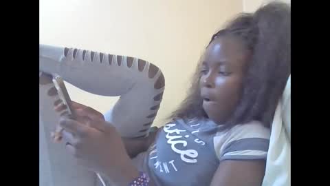 pretty_petite_ebony online show from March 10, 7:50 pm