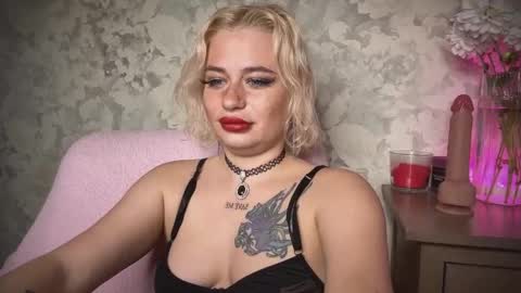 Snapshot of prettyaliceee chatting on October 1, 6:12 am Alice online show from October 1, 6:12 am