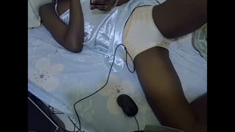 prettyalma online show from December 20, 9:06 pm