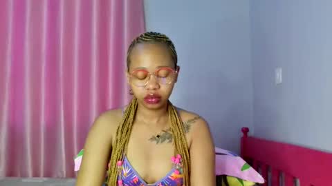 prettybigclit_ebony online show from September 14, 6:59 am