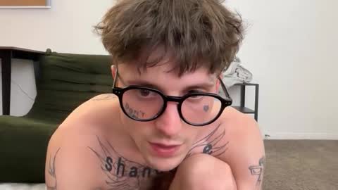 pretty boy online show from April 1, 3:07 am