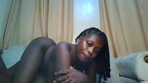 prettydulce online show from December 2, 3:10 pm