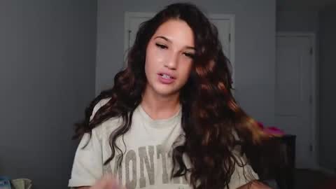 prettygirllltorii online show from March 28, 11:06 pm