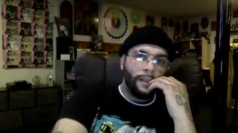 prettyglazed online show from February 8, 9:25 pm