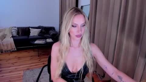 Snapshot of prettyk1ller chatting on September 17, 11:41 pm Eva online show from September 17, 11:41 pm