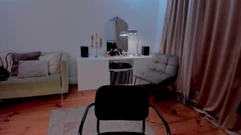 Snapshot of prettyk1ller chatting on February 23, 11:25 pm Eva online show from February 23, 11:25 pm