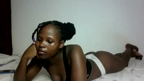 Melly online show from March 8, 7:09 pm