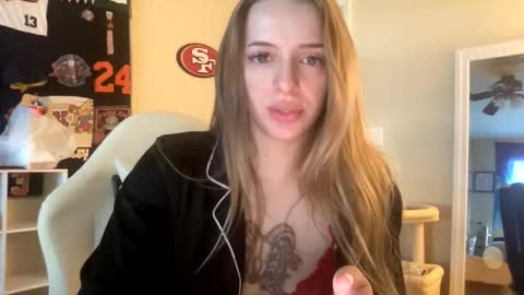 prettymeowgirly online show from March 18, 7:09 pm