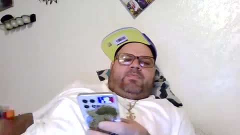 prettywetcream online show from April 26, 5:32 pm