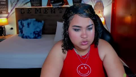 Snapshot of prettyy_zoe chatting on October 26, 12:06 pm Zoe online show from October 26, 12:06 pm