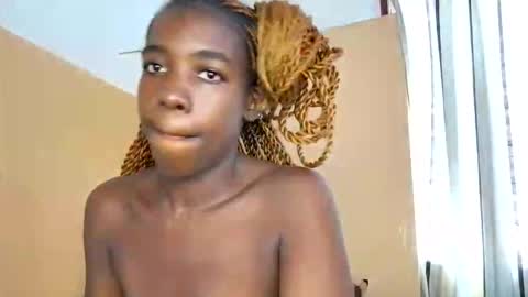 prettyzuzu online show from January 11, 8:09 am