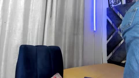 prince_arthur77 online show from October 19, 2:33 pm