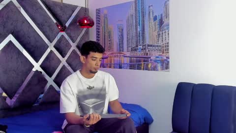 prince_arthur77 online show from April 11, 2:54 pm