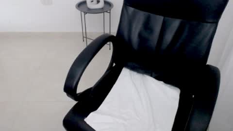 valery dollx online show from March 31, 12:33 am