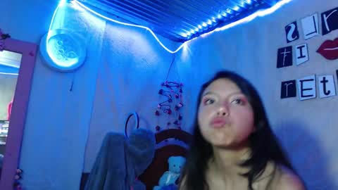  Elia  online show from October 15, 12:58 am