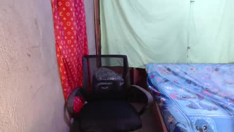 margux online show from April 11, 3:11 am