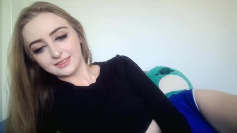Snapshot of princess_peach_x chatting on February 22, 8:09 pm Tiffany online show from February 22, 8:09 pm