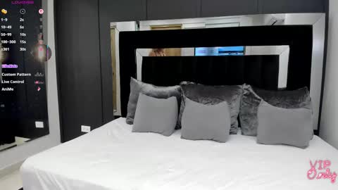 Paris  online show from January 16, 5:55 pm